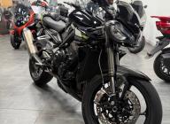 TRIUMPH STREET TRIPLE 675 RS 2024